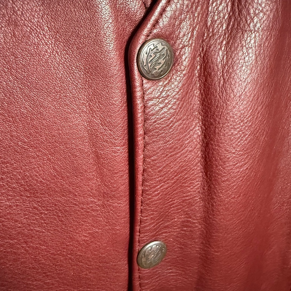 Men's Vintage Burgundy Leather Vest - Picture 5 of 7
